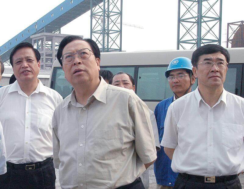 2007年6月30日，，，时任河南省委书记徐光春到中原彩天下官网视察。。。