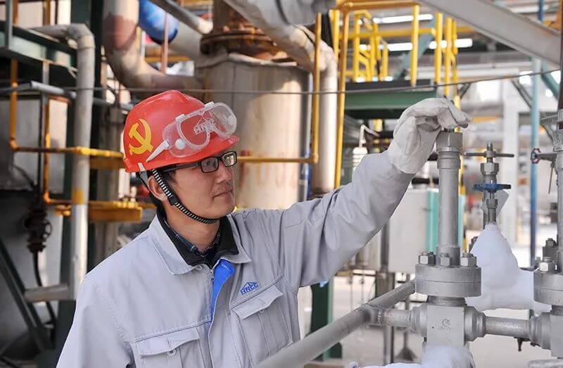 用实干诠释责任担任——记集团公司劳动圭表、、合成岗位技术员杨松